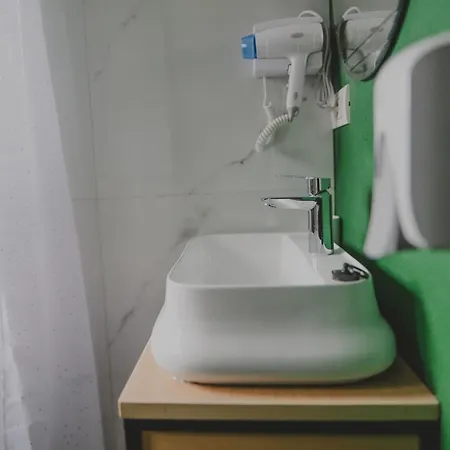 Altitude Guest house *